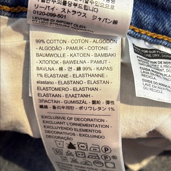 Levi's Women's Wedgie Jeans Size 28 - Picture 9 of 9